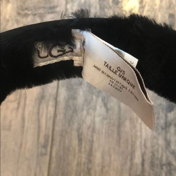 New Ugg ear warmers black. - Picture 3 of 3